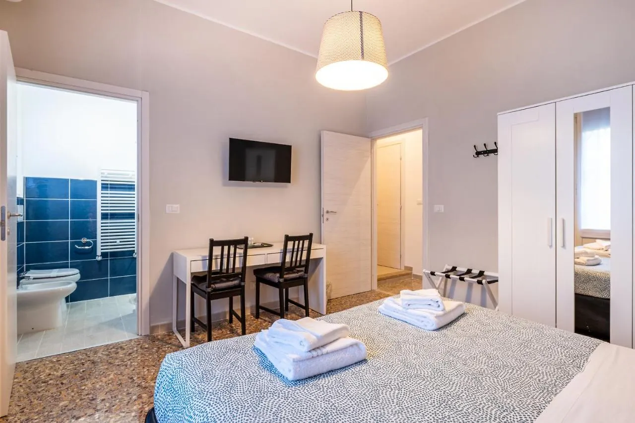 Tozzetti Rooms Florence